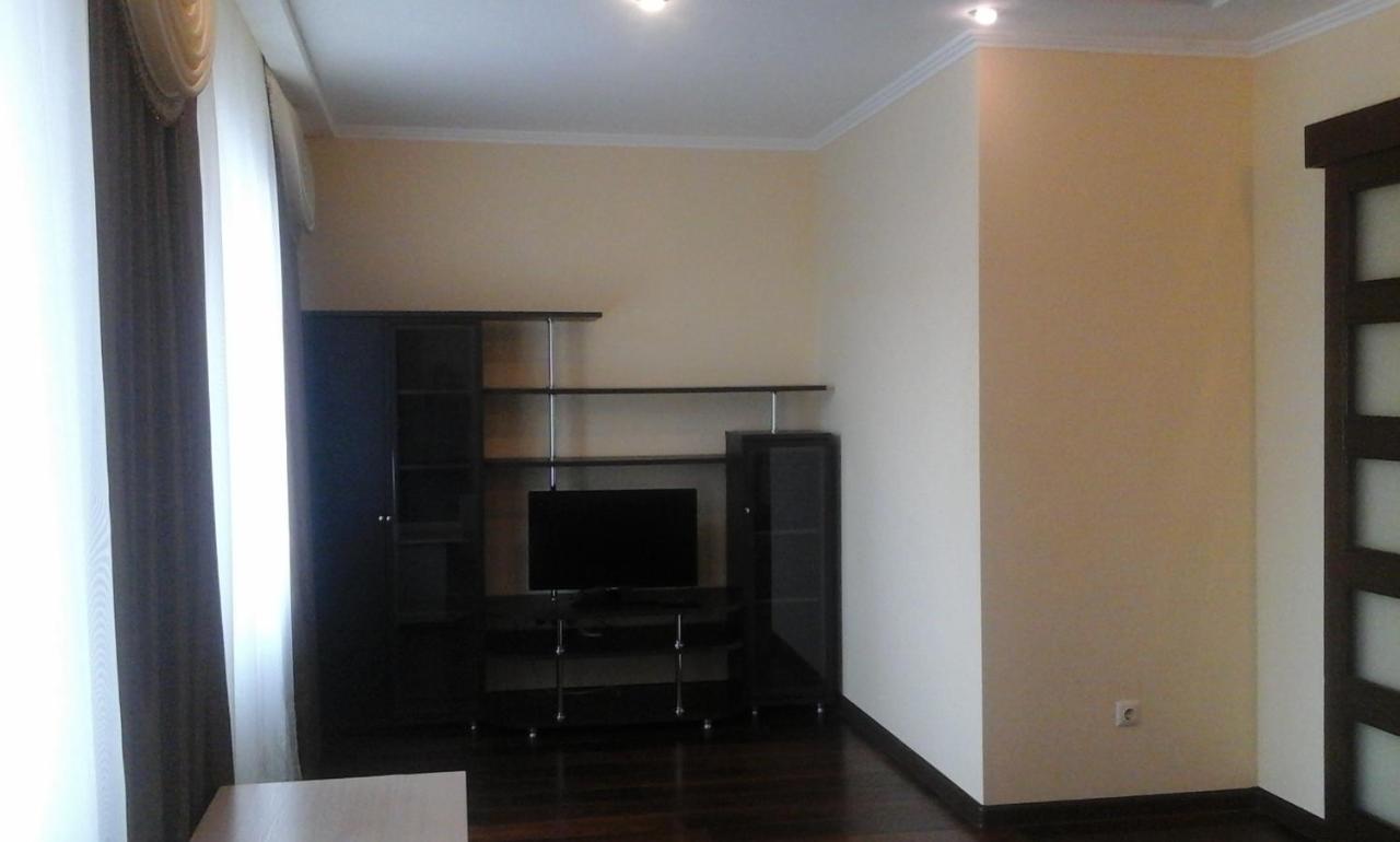 2-К Квартира Apartment Ivano-Frankivs'k Luaran gambar